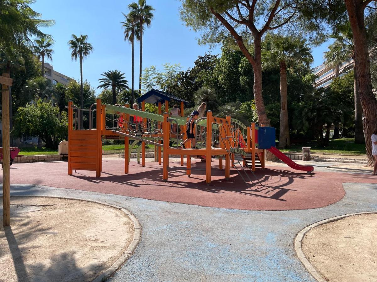 Spacieux F2 climatisé proche de la mer Antibes Extérieur photo